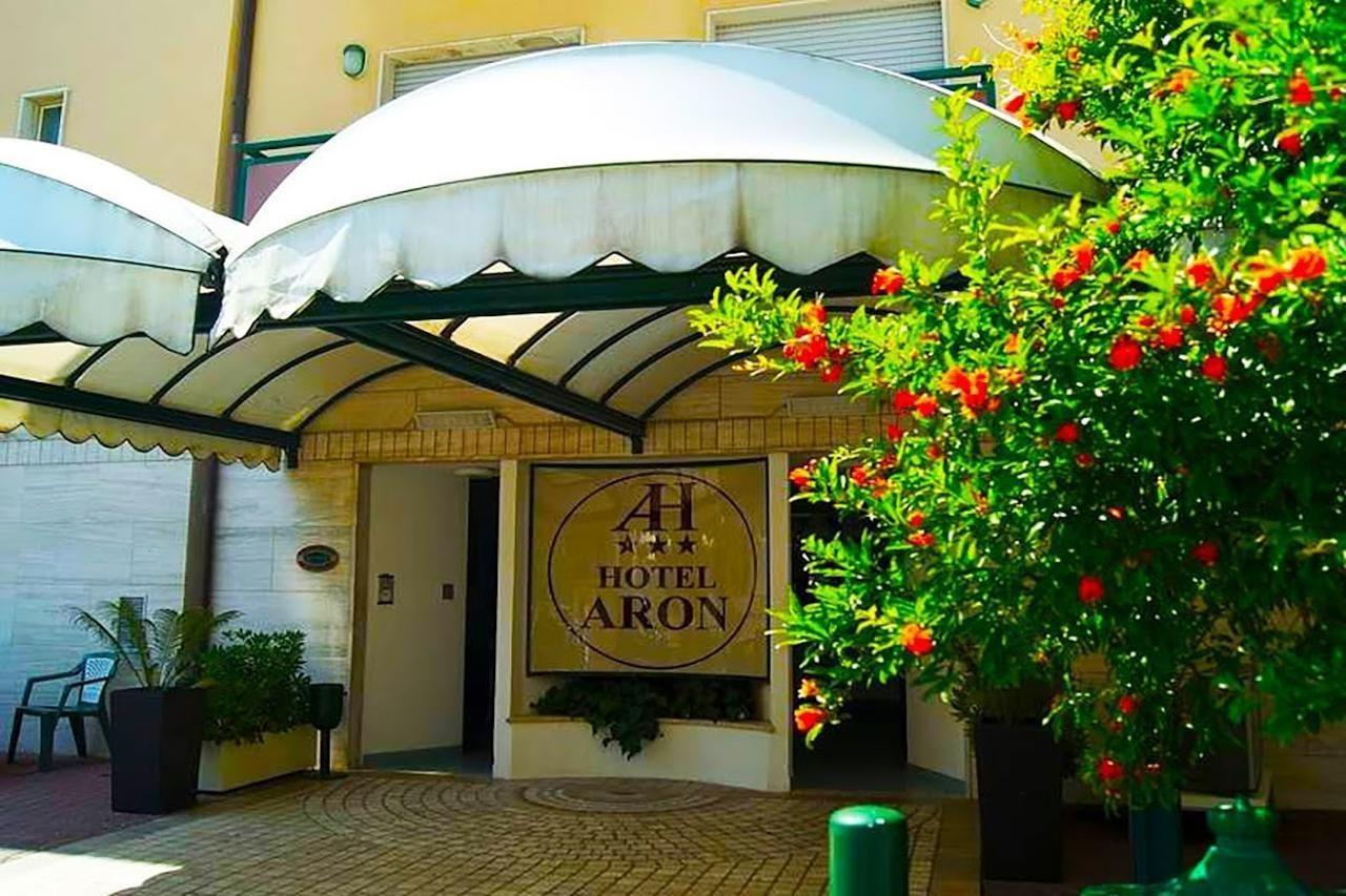 Hotel Aron Rimini Exterior foto