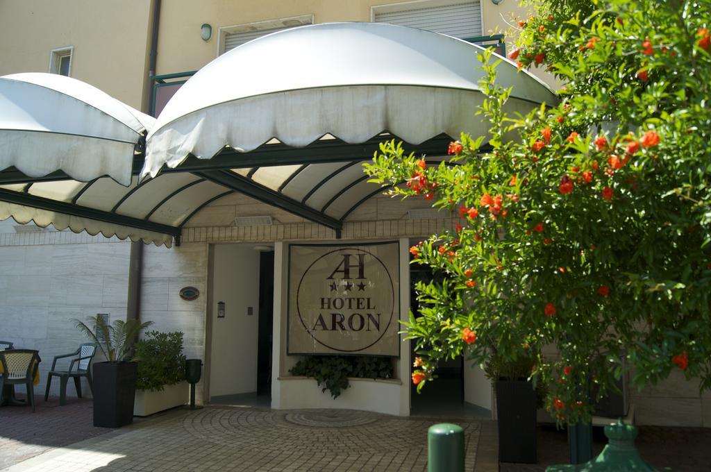 Hotel Aron Rimini Exterior foto